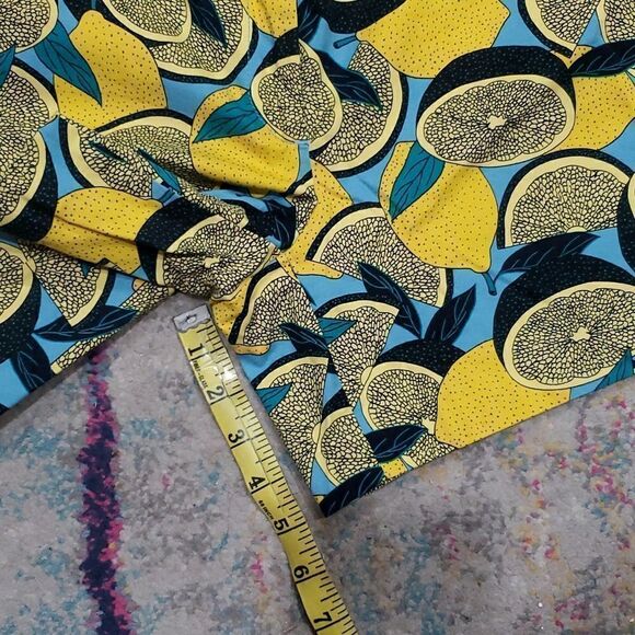 Ann Taylor Lemon Shorts Size 6 - Picture 7 of 11